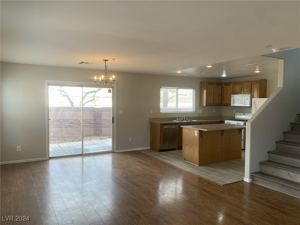 1064 Paradise Coach Drive Property Photo 12