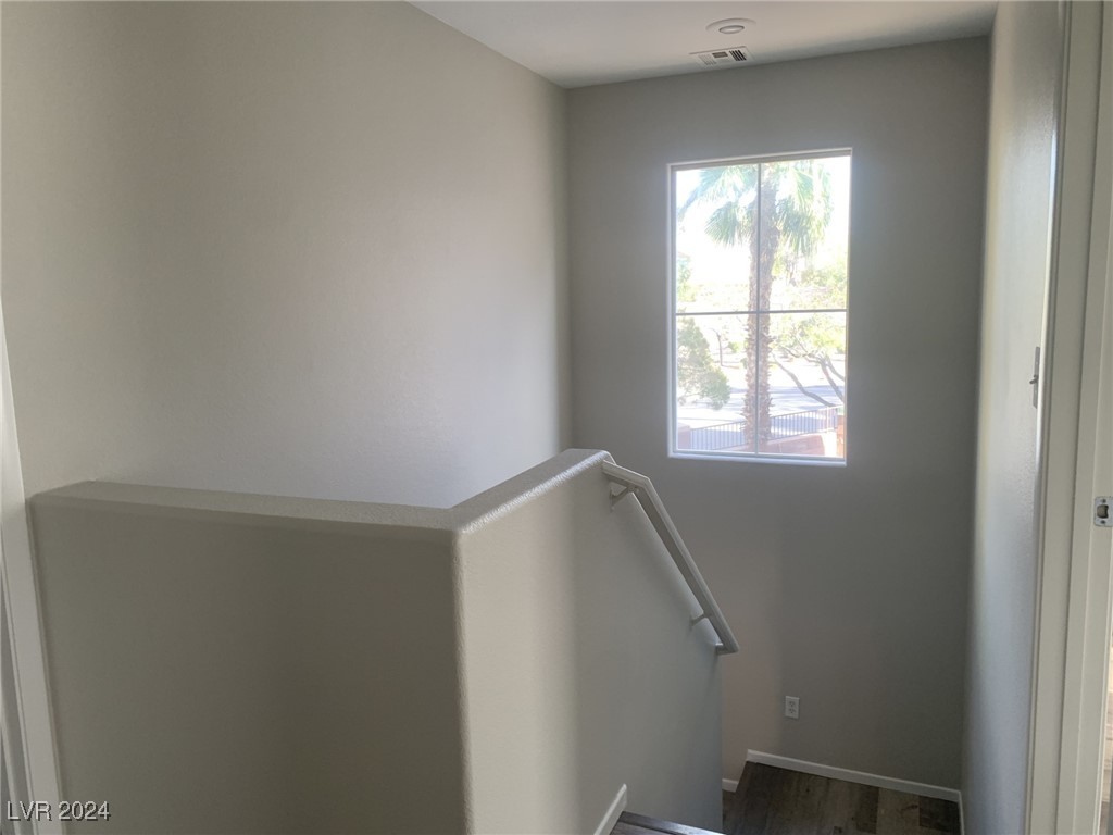 1064 Paradise Coach Drive Property Photo 16