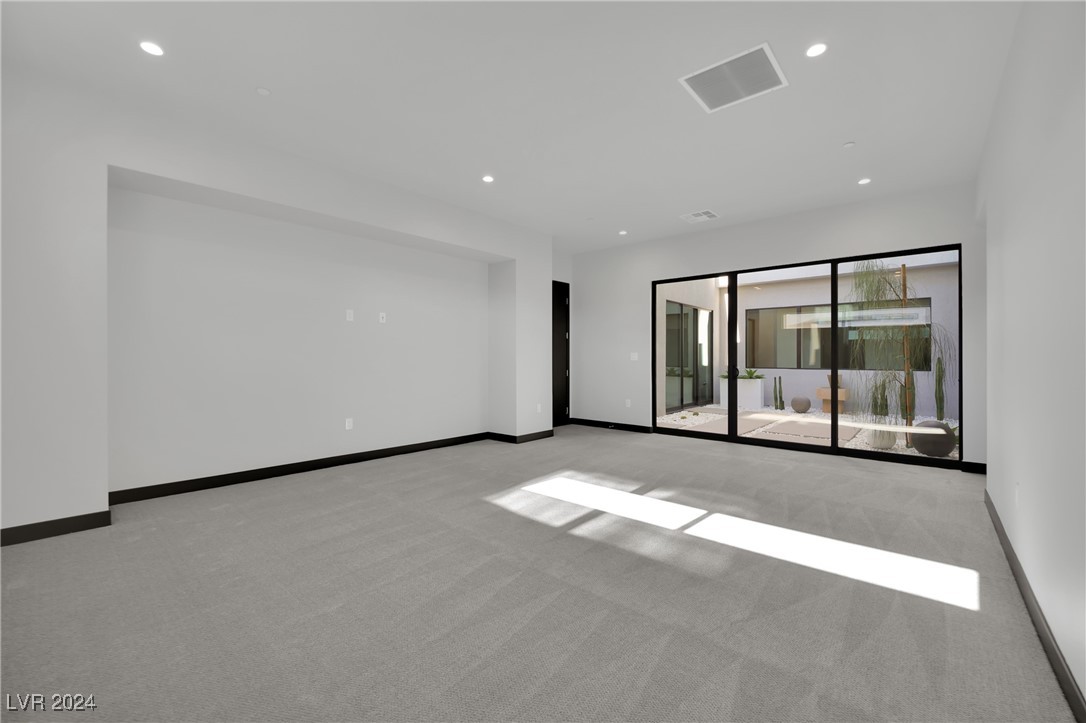 28 Rainbow Point Place Property Photo 37