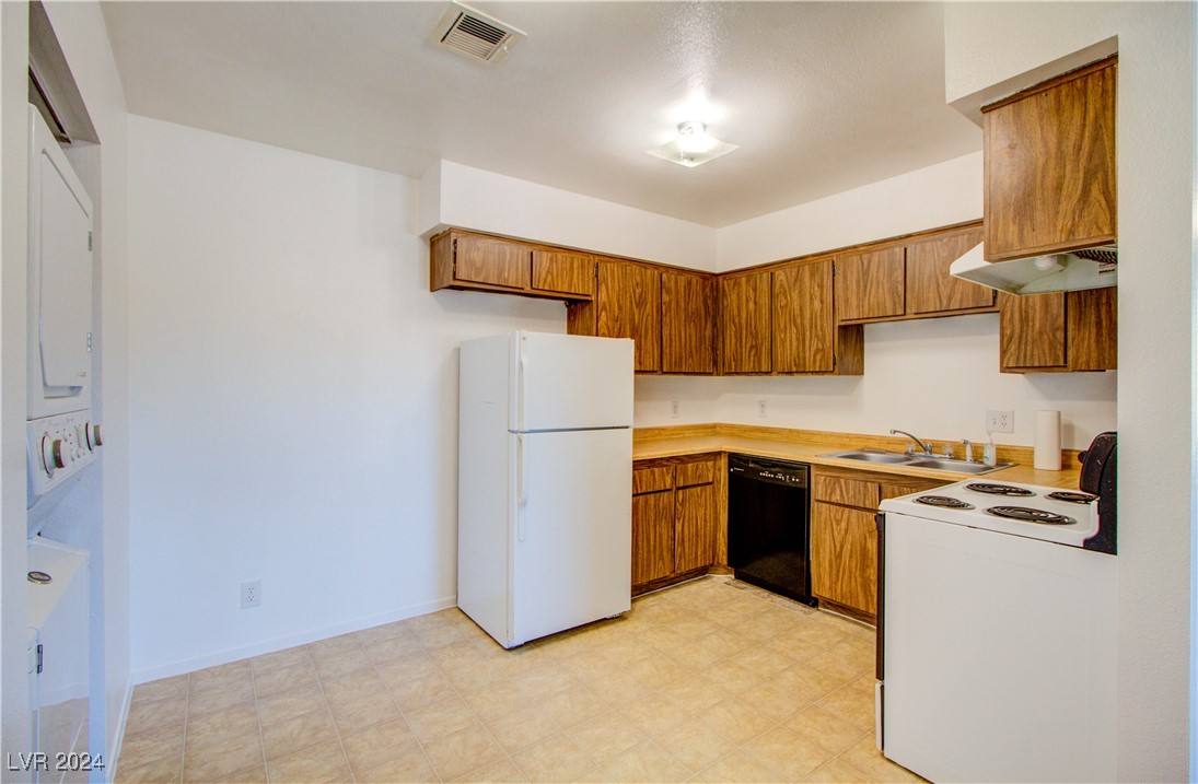 518 Elm Street H Property Photo 12