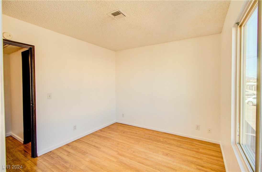 518 Elm Street H Property Photo 16