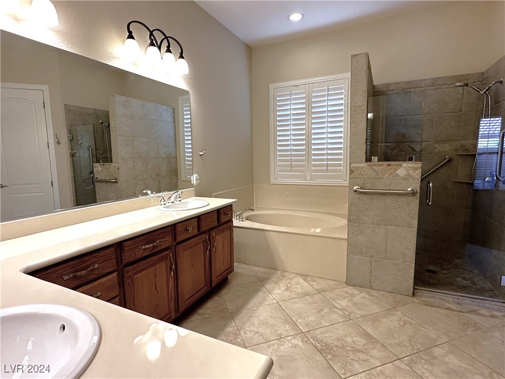 2242 Discovery Lake Court Property Photo 16