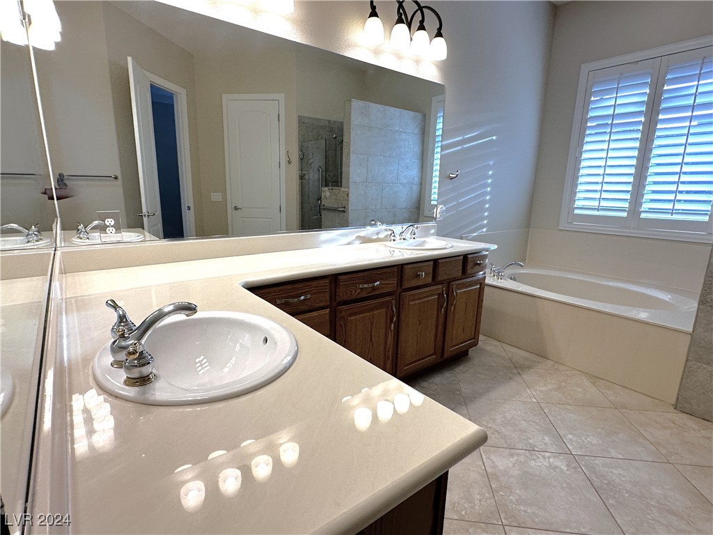 2242 Discovery Lake Court Property Photo 17