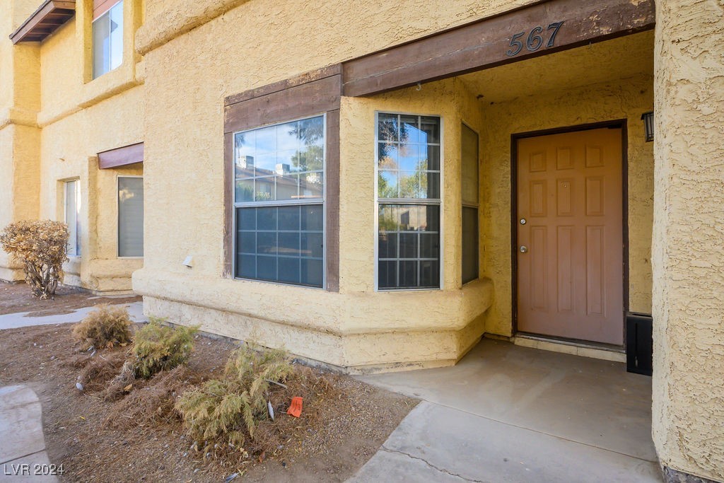 567 Kristin Lane Property Photo 1