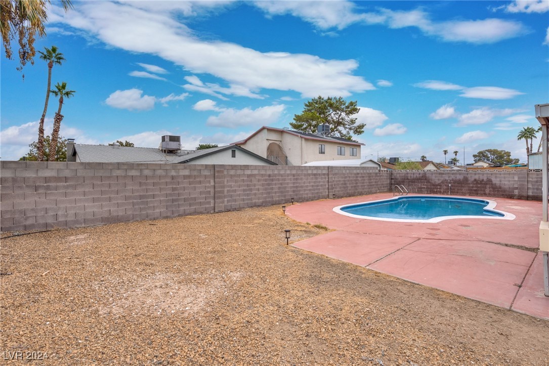 2192 Wagonwheel Avenue Property Photo 6