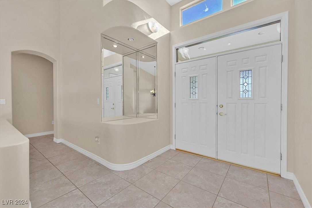 10032 Hope Island Drive Property Photo 6