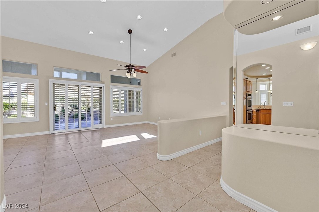 10032 Hope Island Drive Property Photo 7