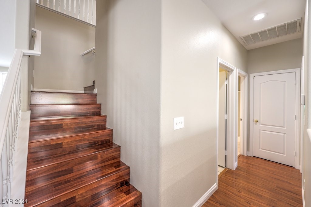 10416 Britton Hill Avenue Property Photo 16