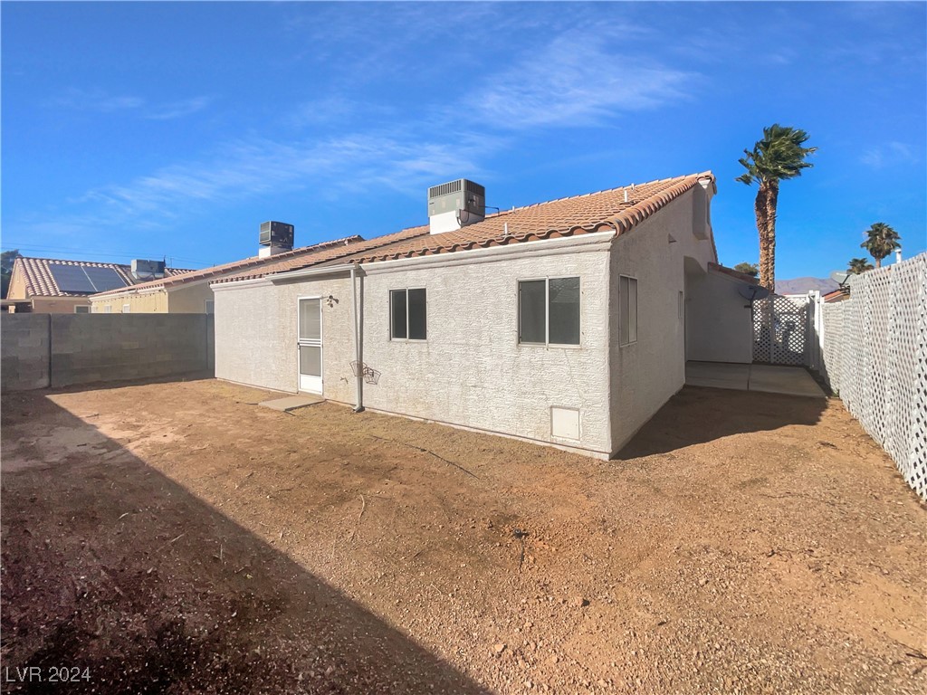 1431 Watercreek Drive Property Photo 8
