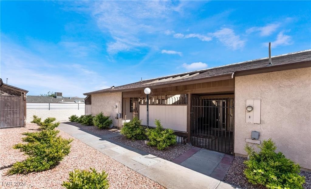 3008 Saint George Street B Property Photo 1