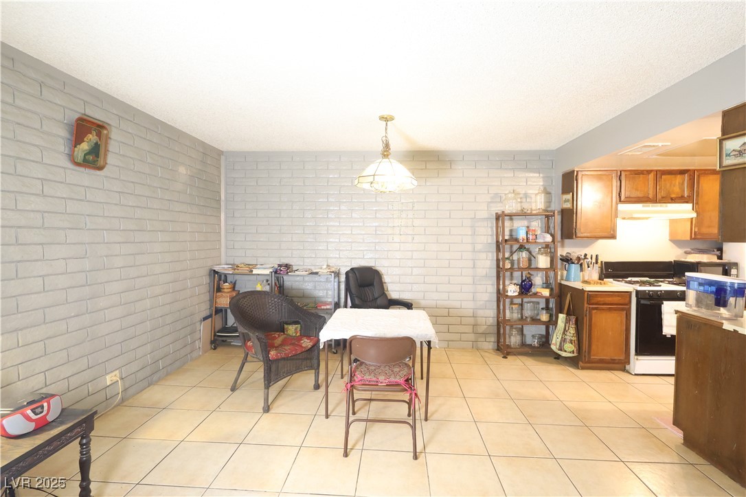 3008 Saint George Street B Property Photo 3