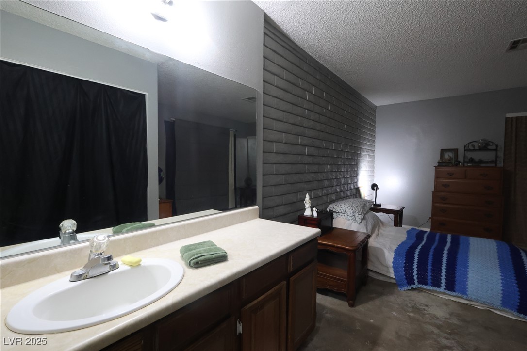 3008 Saint George Street B Property Photo 12