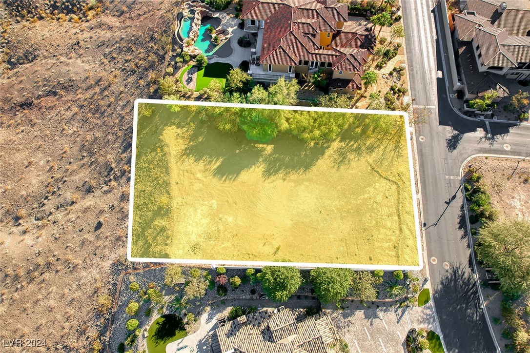 14 Pyrenees Court Property Photo 1