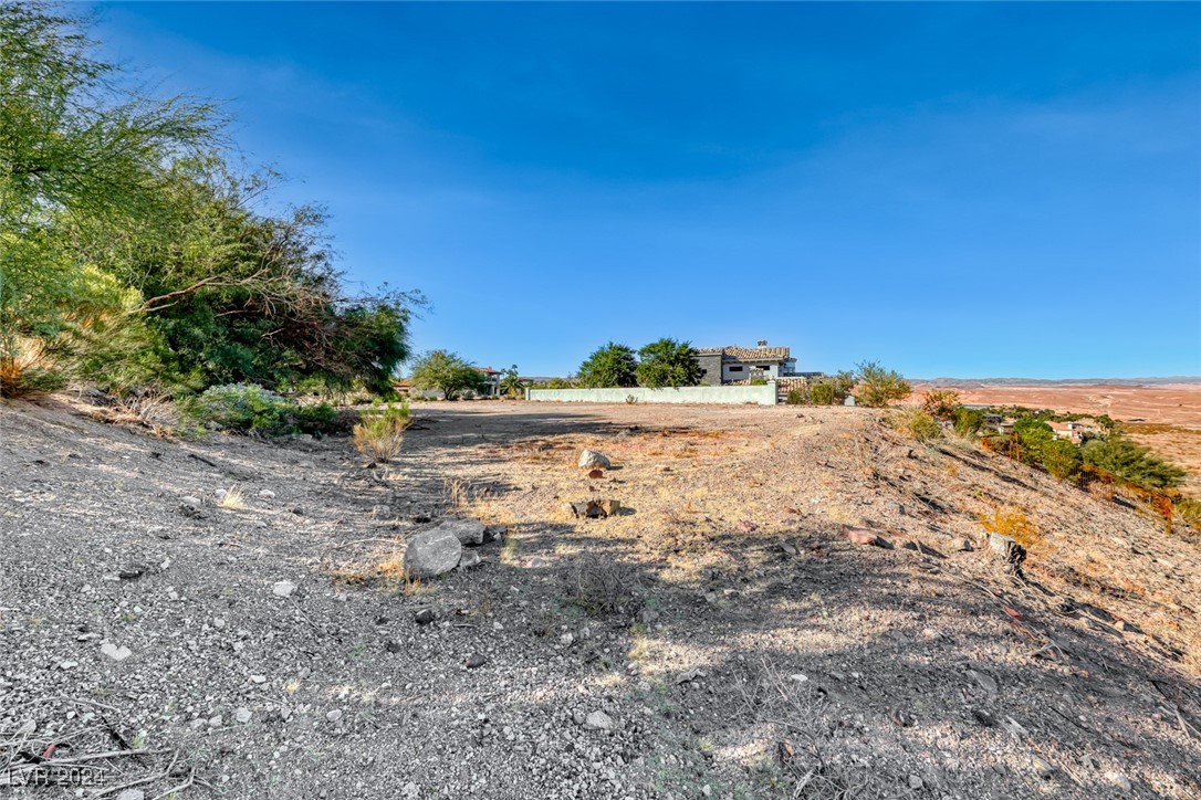 14 Pyrenees Court Property Photo 13