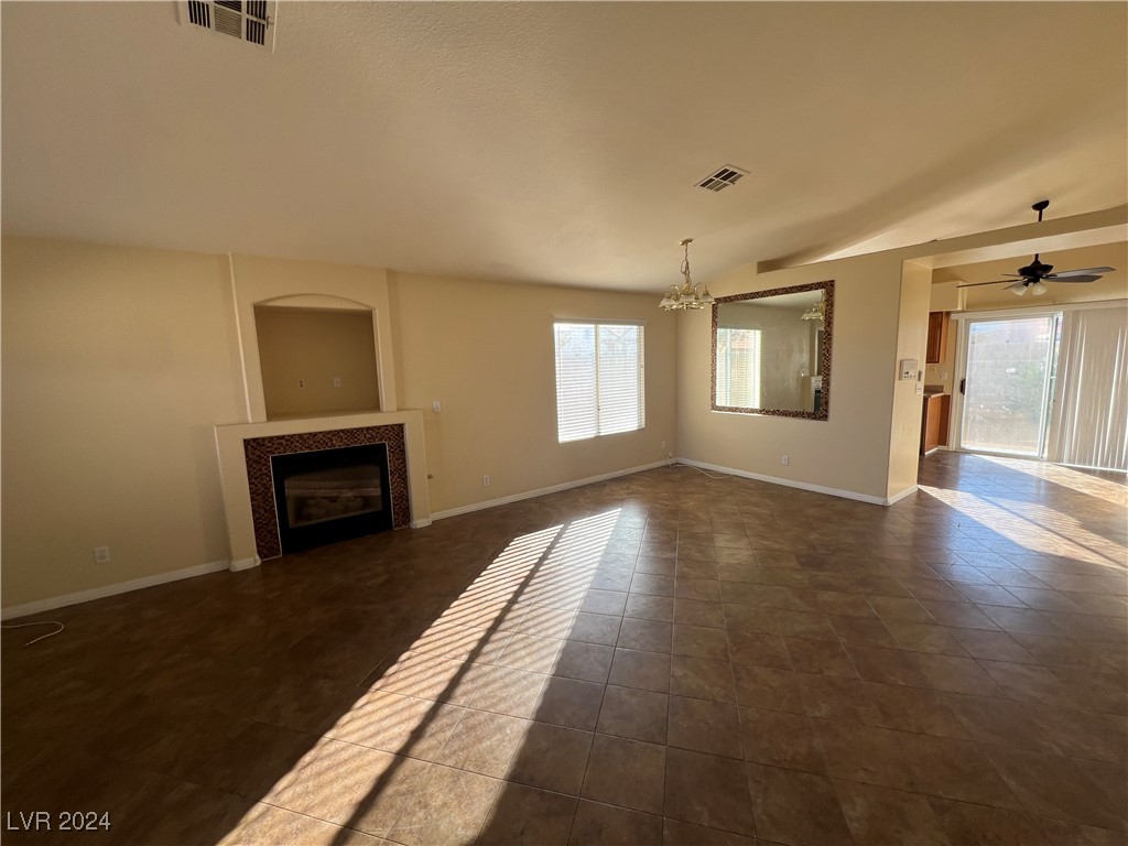 3933 Scotsman Way Property Photo 4
