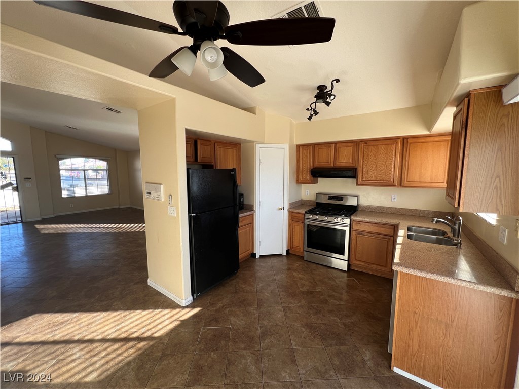 3933 Scotsman Way Property Photo 13