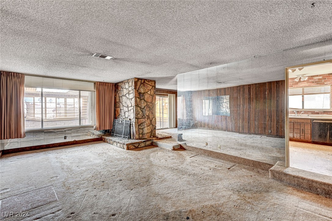 321 Oil Lantern Lane Property Photo 5