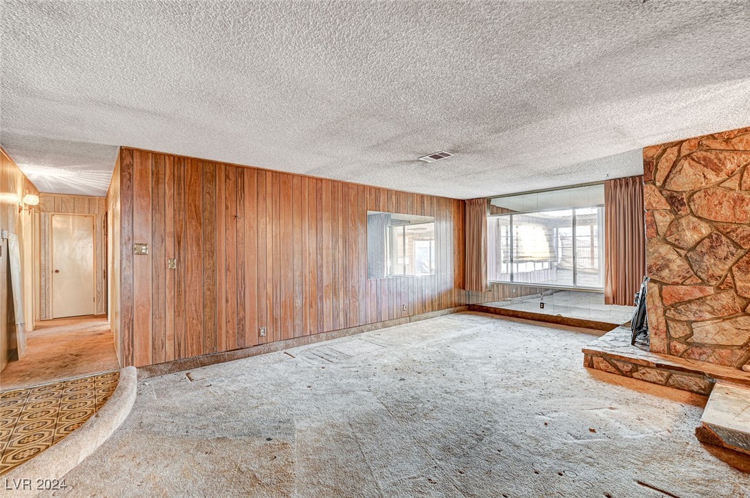 321 Oil Lantern Lane Property Photo 8