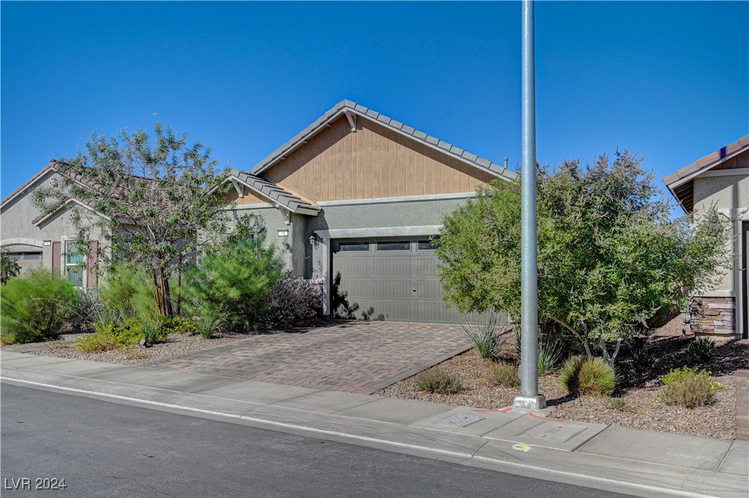 76 Summer Rhapsody Avenue Property Photo 2