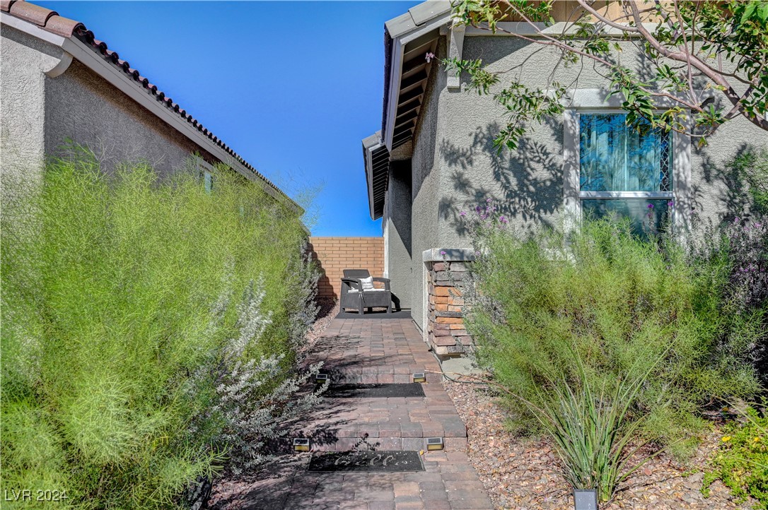 76 Summer Rhapsody Avenue Property Photo 3