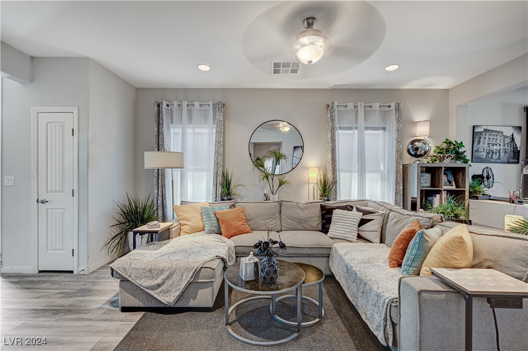 76 Summer Rhapsody Avenue Property Photo 6