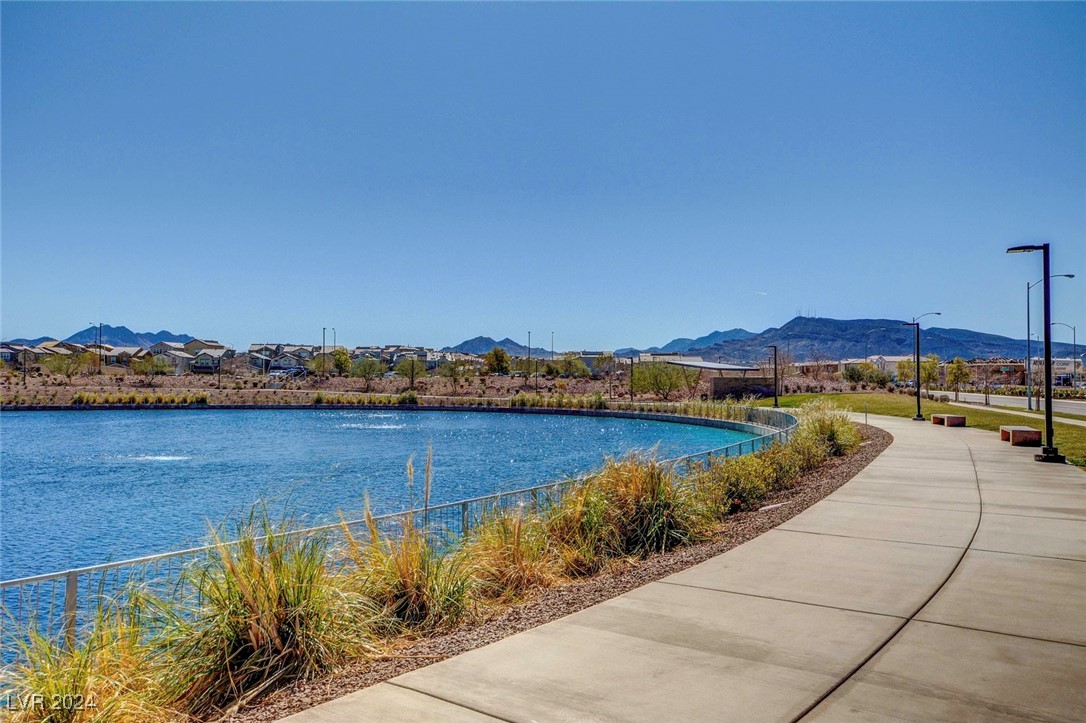 76 Summer Rhapsody Avenue Property Photo 37