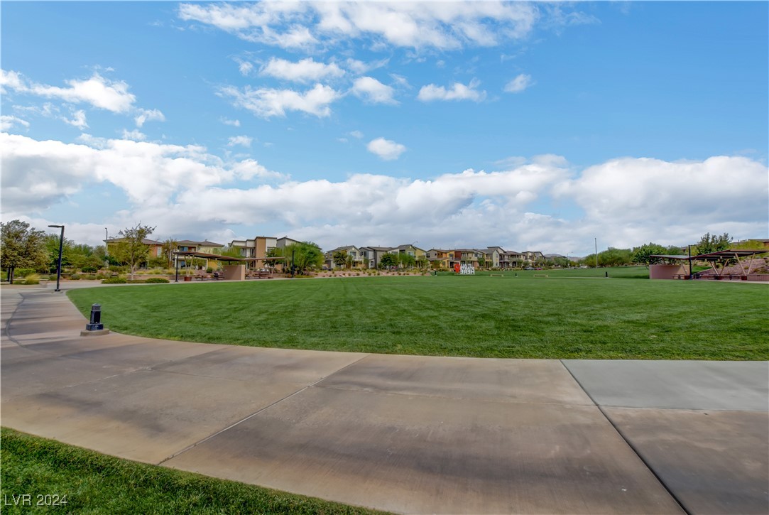76 Summer Rhapsody Avenue Property Photo 49