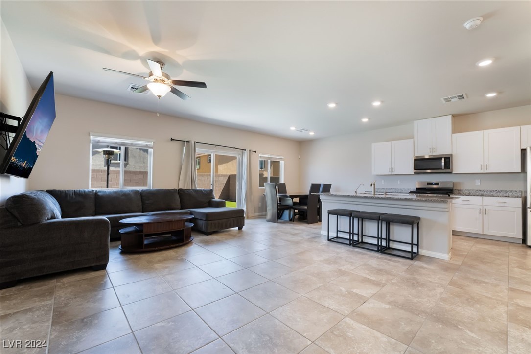 9174 Rolling Sky Drive Property Photo 5