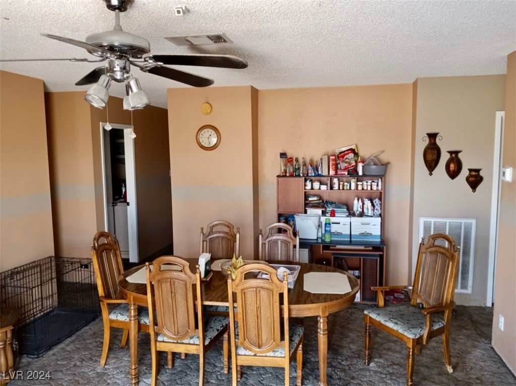 225 South Cimarron Road Property Photo 3