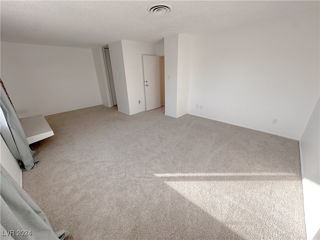 3004 El Camino Avenue Property Photo 17