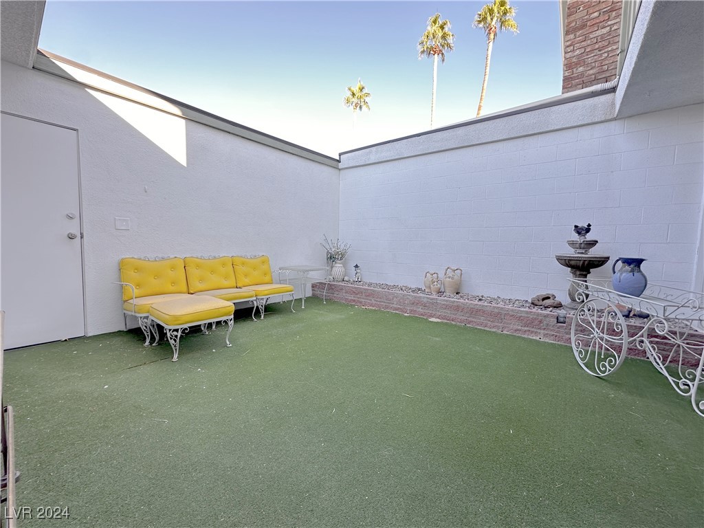 3004 El Camino Avenue Property Photo 30