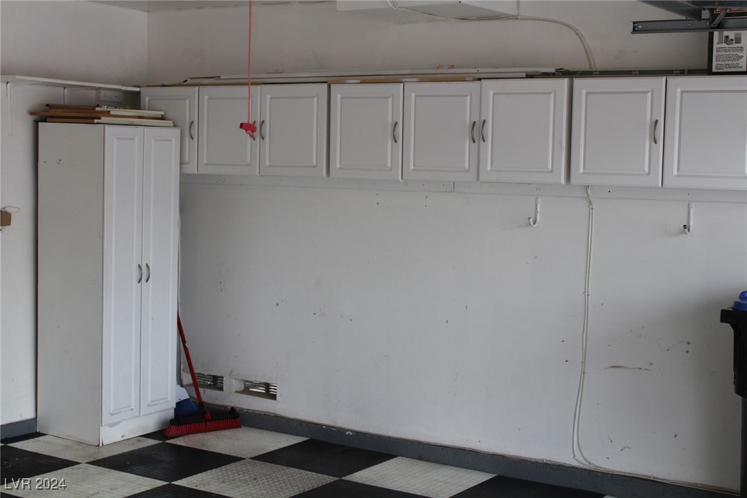 8041 Exploration Avenue Property Photo 18