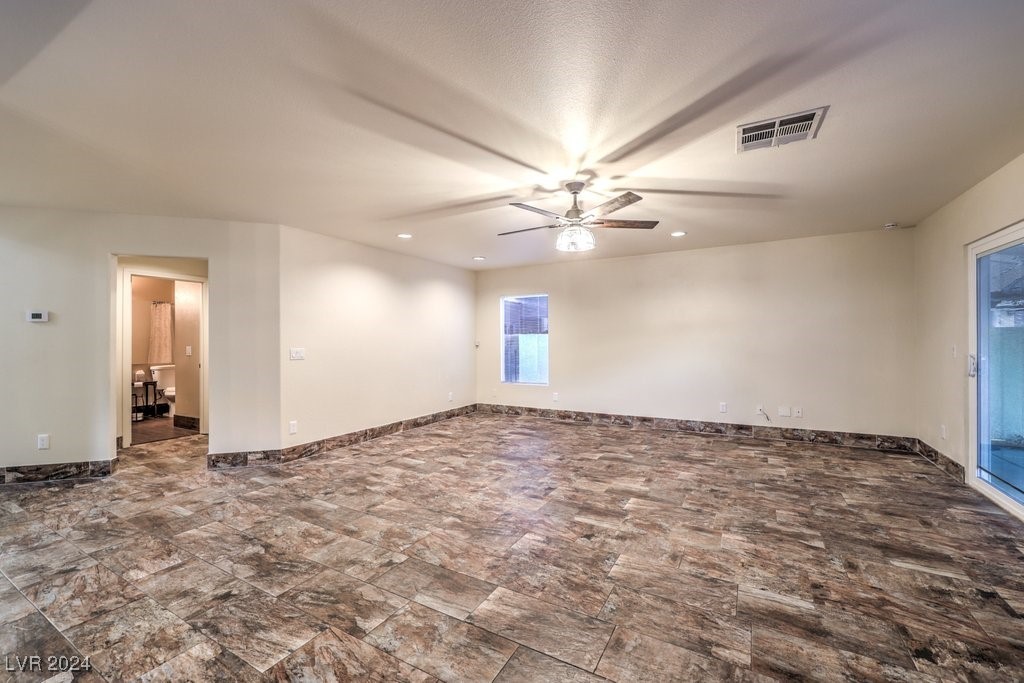 527 Leap Frog Avenue Property Photo 33