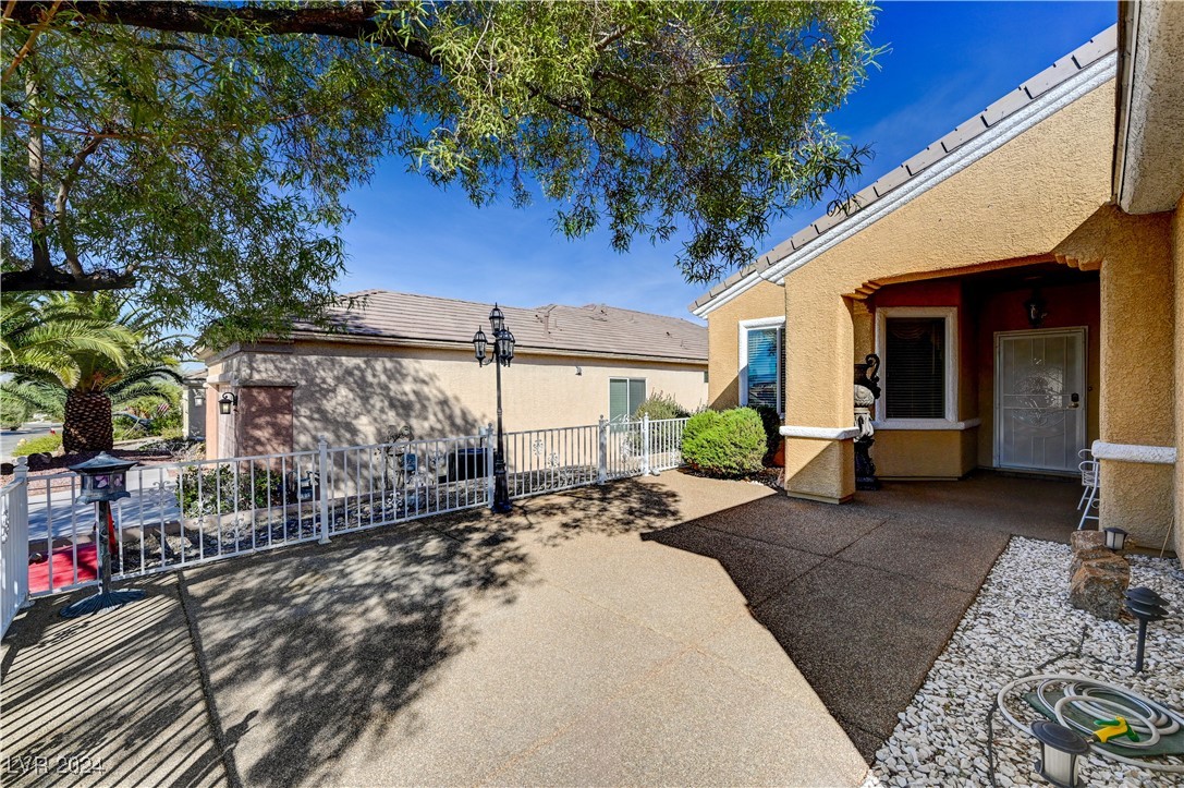 2820 Goldcreek Street Property Photo 2