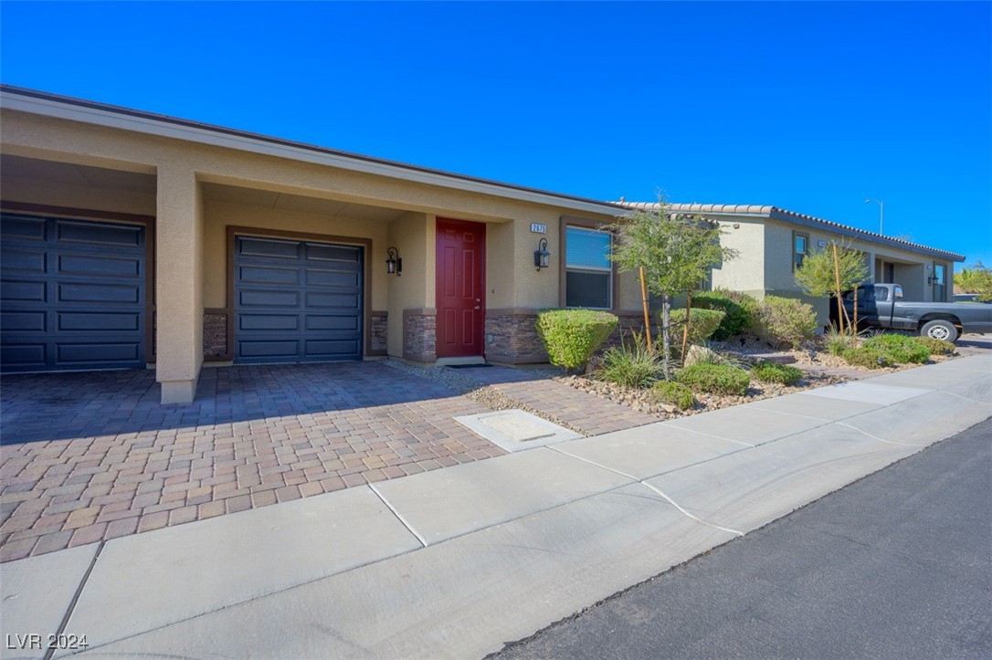 2675 Chinaberry Hill Street Property Photo 2