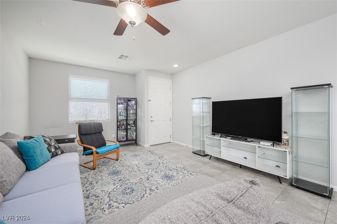 2675 Chinaberry Hill Street Property Photo 10