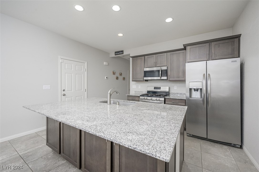 2675 Chinaberry Hill Street Property Photo 11
