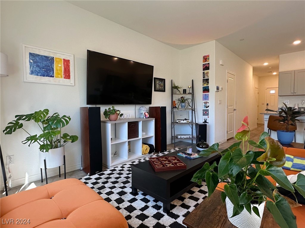 4273 Venus Falls Avenue Property Photo 3