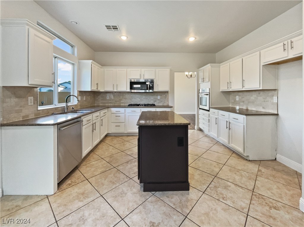 7942 Quail Mountain Lane Property Photo 6