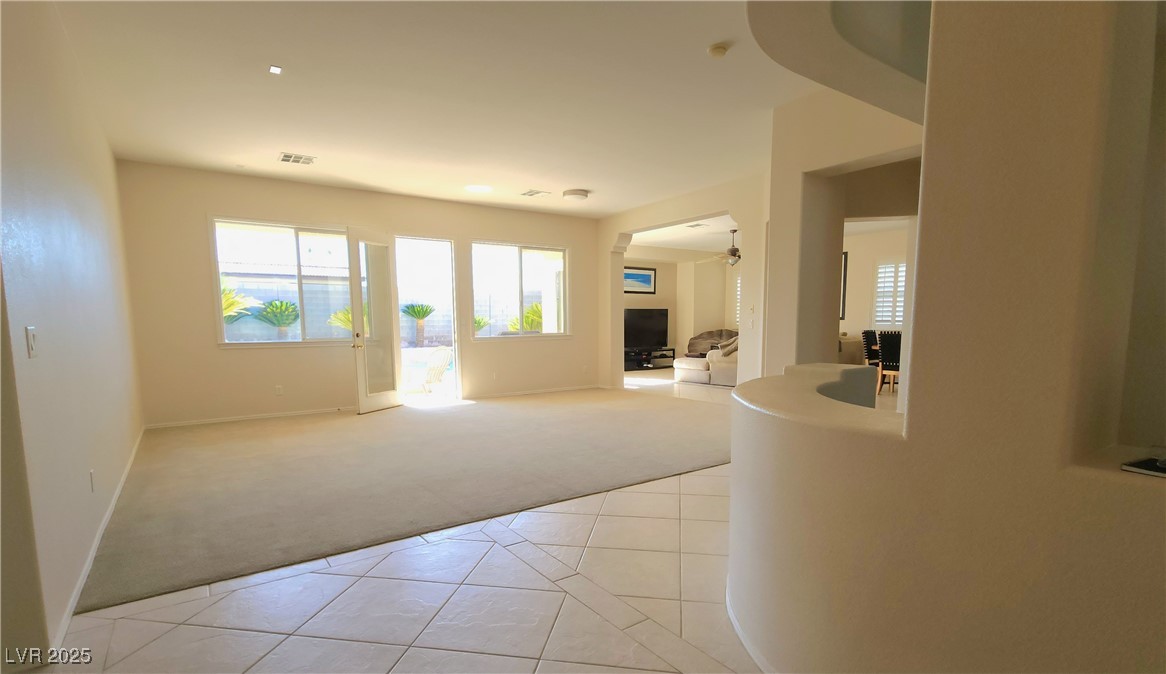 735 Diamond Bend Avenue Property Photo 7