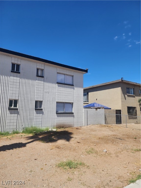 2905 Elm Avenue Property Photo 4