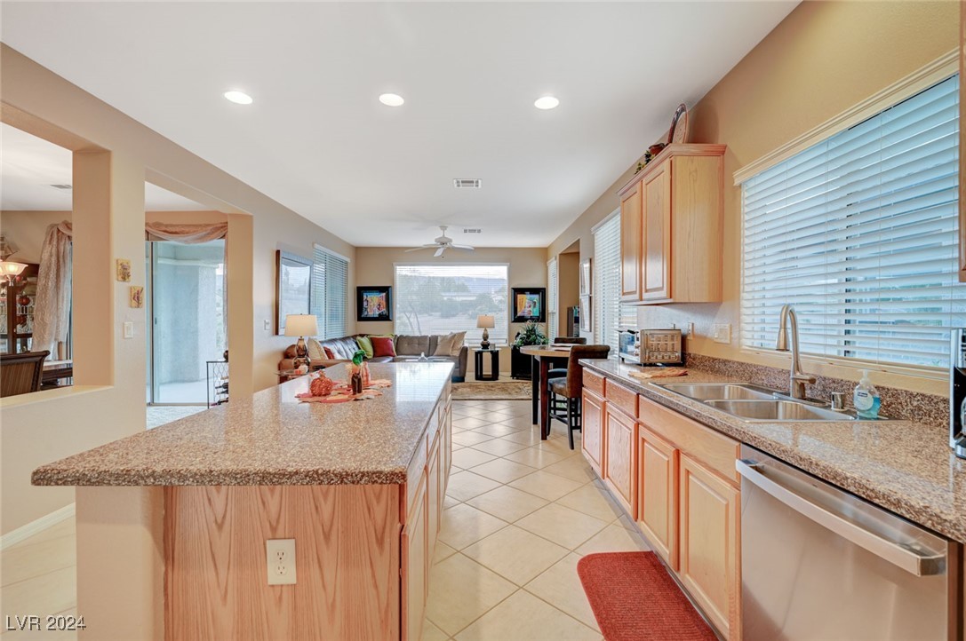 4729 Regalo Bello Street Property Photo 12
