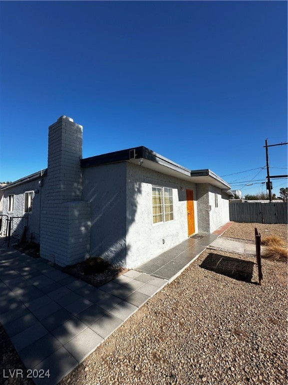 2213 East Oakey Boulevard Property Photo 2