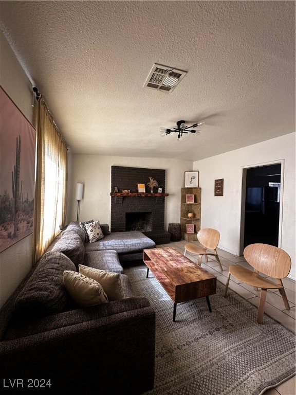2213 East Oakey Boulevard Property Photo 5
