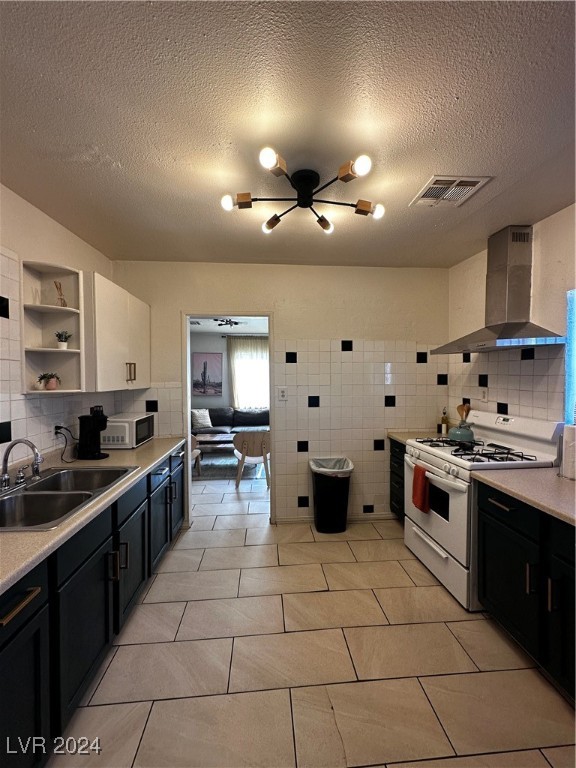 2213 East Oakey Boulevard Property Photo 7