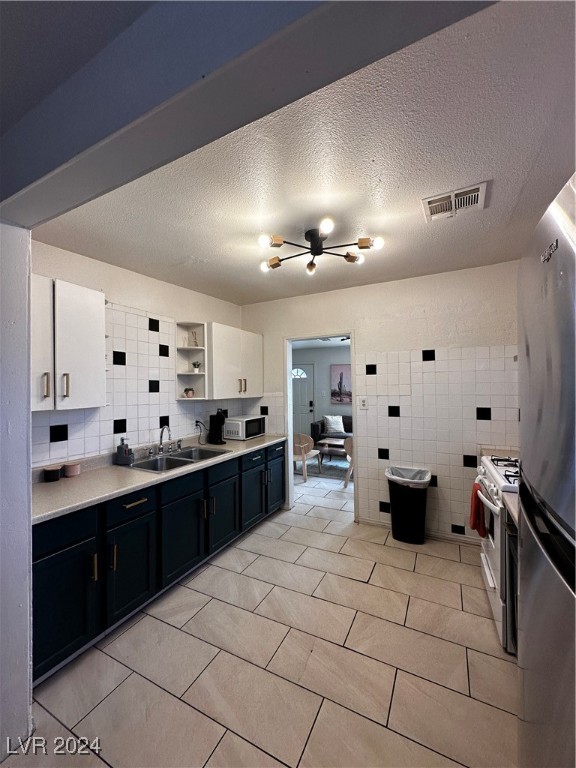 2213 East Oakey Boulevard Property Photo 15