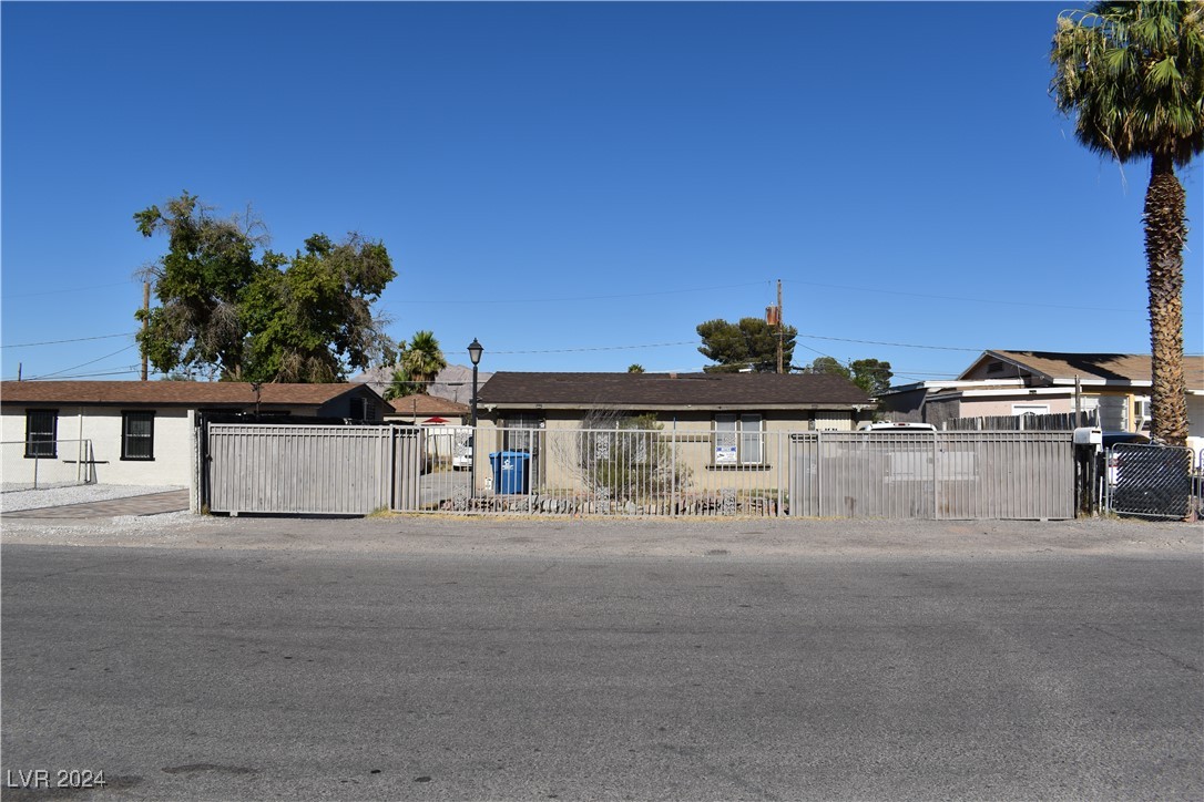 1140 Laurel Avenue Property Photo 1
