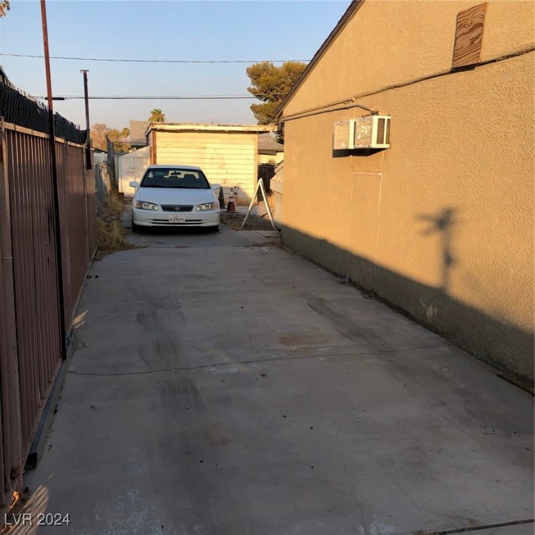1140 Laurel Avenue Property Photo 3