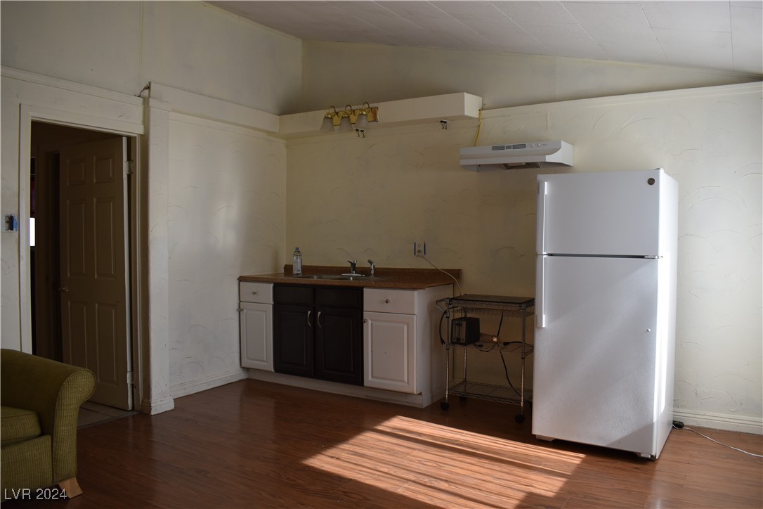 1140 Laurel Avenue Property Photo 5