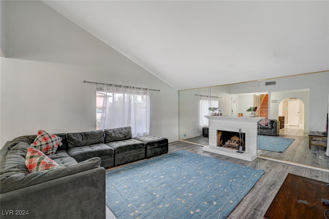 3933 Manford Circle Property Photo 8
